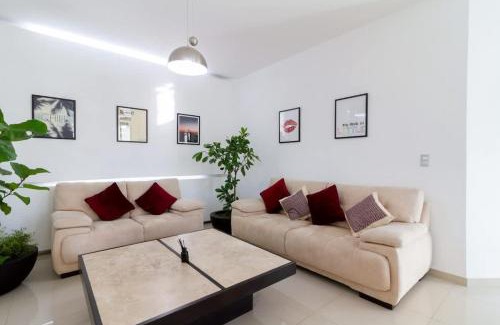 Zapopan House | Residencia Galerias Family