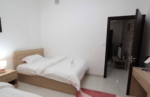 Al Mankhool Apartment | Residential One Bedroom Apt for rent in the heart of Dubai.