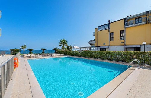 Desenzano del Garda Apartment | Residenza Miralago With Pool - Penthouse With Lake View