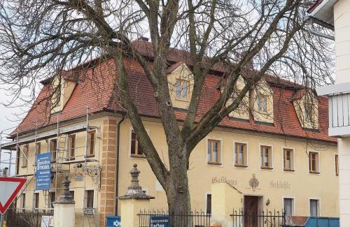 Funfstetten Apartment | Residieren in der Beletage des Schlößle