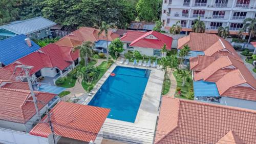Pratumnak Hill Villa | Resort 5-3BR Huge Pool, BBQ, 300m-Beach, 8 mins to Walking Street