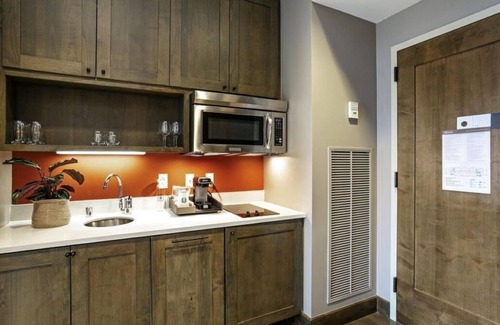 Avon Apartment | Resort And Spa, Ski in/out, Ski Valet, Concierge, Hot tub, Pvt Balcony, 8th Fl
