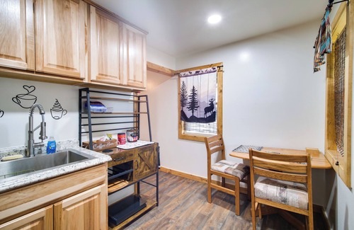 Chiloquin Apartment | Resort Cabin on the River ~ 21 Mi to Crater Lake!