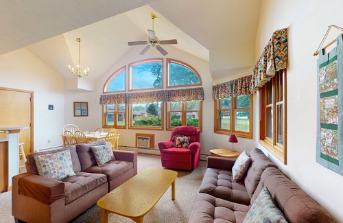 Woodstock Condo | Resort condo with hot tub, seasonal pools, rec center, golf, tennis, basketball