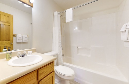 Woodstock Condo | Resort condo with hot tub, seasonal pools, rec center, golf, tennis, basketball