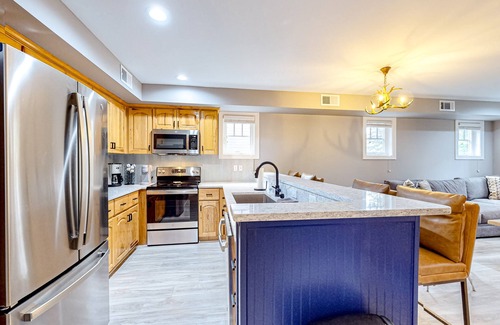 Foscoe Condo | Resort condo with fireplace, pools, hot tubs, gyms, game room, putting green, AC