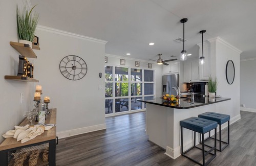 Tierra Verde House | Resort Feel Paradise- Beautiful Home with In Ground Pool- Great-Waterviews!