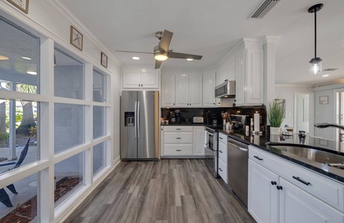 Tierra Verde House | Resort Feel Paradise- Beautiful Home with In Ground Pool- Great-Waterviews!