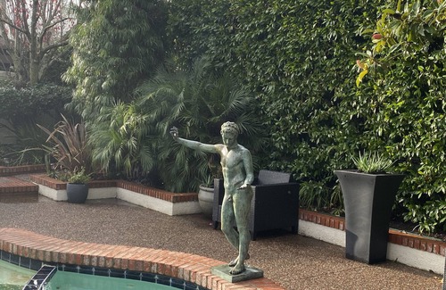 San Rafael House | Resort living in Marin ! Golf , tennis , swimming!