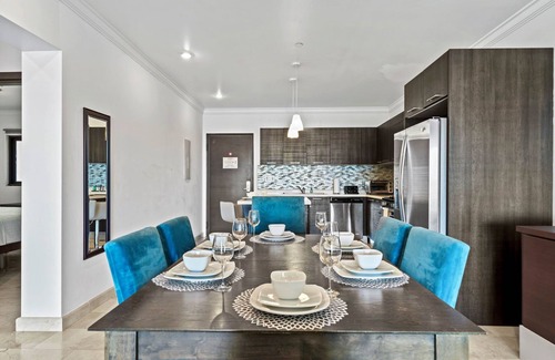 Washington Condo | RESORT POOL! 2 MIN TO BEACH! BALCONY!