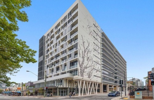 Chatswood CBD Apartment | Resort Style 1 BD with Parking in the heart of Chatswood