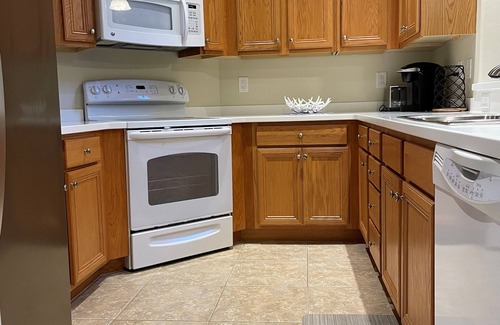 Biggar Condo | Resort Style Development w/Pool Tiki Bar - Sleeps 6