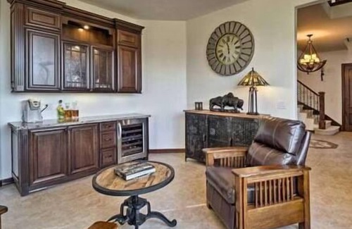 Brighton House | Resort Style Family Fun with guest house