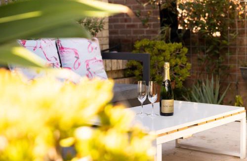 Maroubra House | Resort Style home close to the Beach with Pool, Sauna and Pizza Oven
