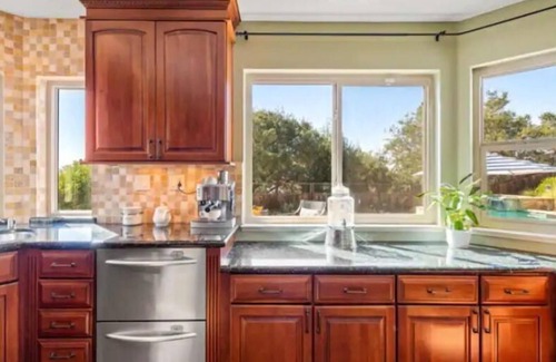 Vallejo Villa | Resort-style in WINE country btw Napa & San Francisco