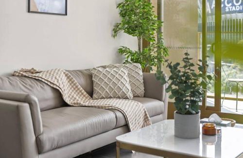 Lidcombe Apartment | Resort Style Living One bedroom Apt Olympic Park