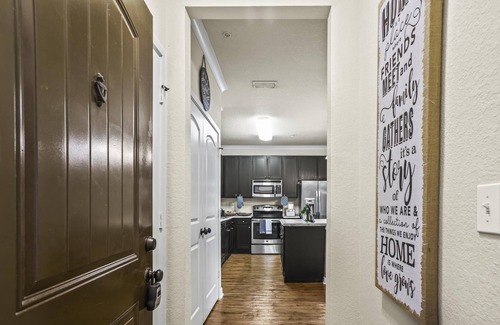 Deerwood Apartment | Resort Style Modern Day