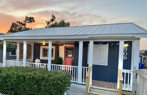 Surf City Cottage | 'Rest Ashored'- Charming Beach Cottage- Incredible location-Pet Friendly!