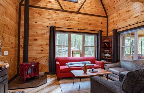 Rhinelander Cabin | Rest on Silver Lake - The Bella : Cozy couples retreat!
