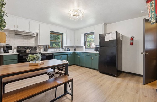 Green Bay House | Rest UR Cheesehead 9 min walk Lambeau-3 BR+arcade