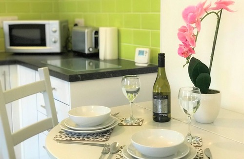 St Helens Apartment | Restful 1-Bedroom flat in St Helens