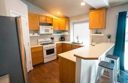 Nampa House | Restful Meadows- sleeps 10. Close to Columbia High, Metel Sports, & Idaho Center