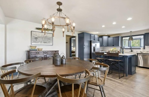 Shoreline Park House | Restful Retreat | Pool & Game Room