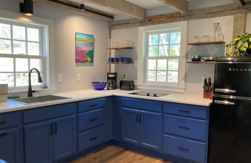East Haddam Cottage | Resting on an 18 acre farm, this historic cottage is the retreat of your dreams