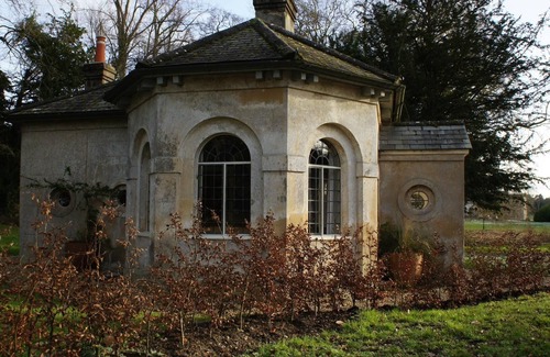Wimborne Saint Giles Apartment | Restored 17th century cottage w/firepit. Nestled within heritage estate grounds.
