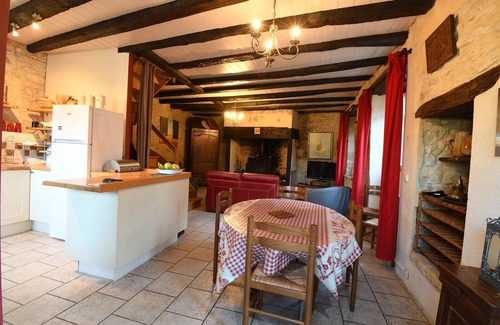 Carlux House | Restored stone house in a pretty village in the heart of the Périgord Noir