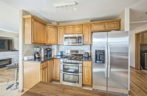 Castle Rock House | Retreat 7BR 6BA Sleep11 Accessible CamperParking Shop Golf