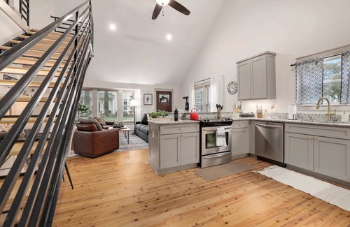 Downtown House | Retreat on 4th Street - 0.7 mi to DT Bentonville