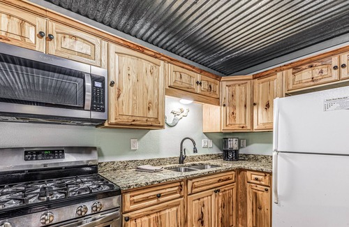 Alto House | Retreat Ruidoso 7 building complex w/Private INDOOR Pool & Pet Friendly