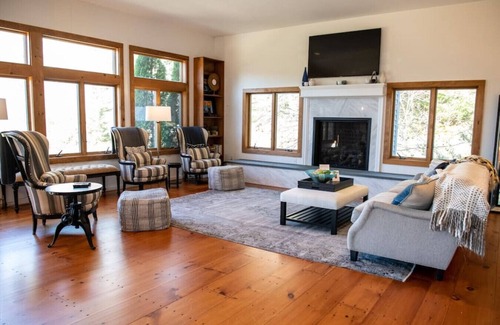 Ludlow House | Retreat to this peaceful location and enjoy the private hot tub