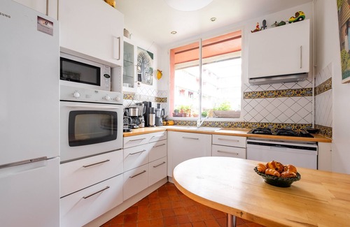 Croulebarbe Apartment | Retro Charm, by Veeve