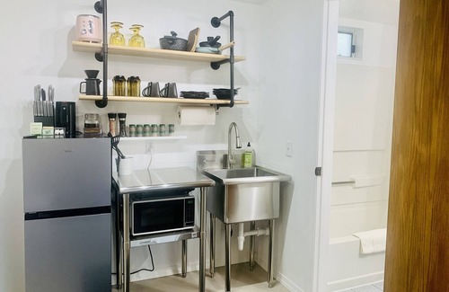 Panguitch Apartment | Retro Chic Bryce Canyon (KITCHENETTE/DOG FRIENDLY)
