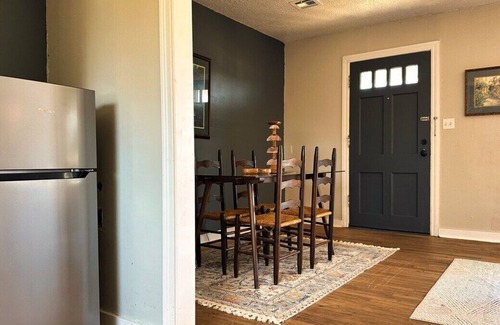Central Oklahoma City Apartment | Retro design house nears the Zoo