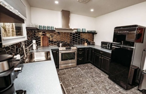 Albrightsville House | Retro : Fire Pit : Arcades : Bikes : PS5 : Hot Tub