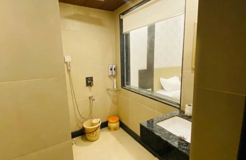 Lonavala Hotel | Retro Forest Resort