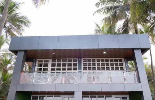 Udupi Apartment | Reunion Ocean Waves - Beach House
