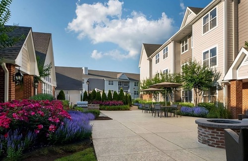 Fairfax Apartment | Revel In Aesthetic Charm! Free Breakfast, Near National Air and Space Museum!