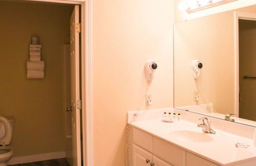 Kelleys Island House | Revel in the Breathtaking View of the Lake at Marblehead Suites 119