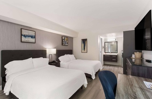 Paradise Valley Village Hotel | Revival Scottsdale Studios