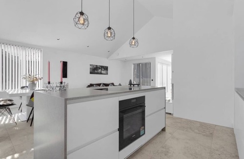 Vesturbær Apartment | Reykjavik Luxury Hotel Apartment KARTULI