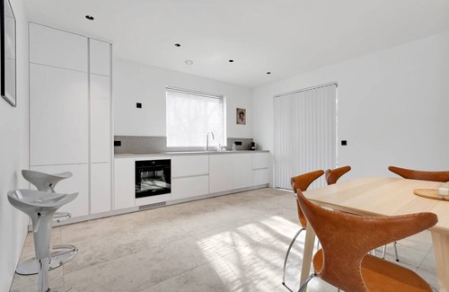 Vesturbær Apartment | Reykjavik Luxury Hotel Apartment KARTULI