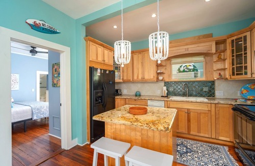 Old Town House | Reynolds Paradise | 2 Bed, 2 Bath
