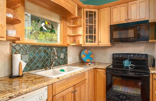 Old Town House | Reynolds Paradise | 2 Bed, 2 Bath