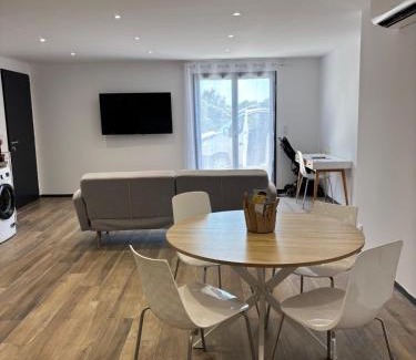 Sarrola-Carcopino Apartment | Rez de villa Grand T2