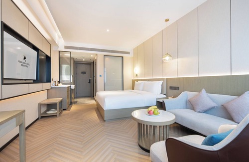 Huadu Hotel | Rezen Longuu Hotel - Guangzhou Baiyun Airport Cultural Tourism City