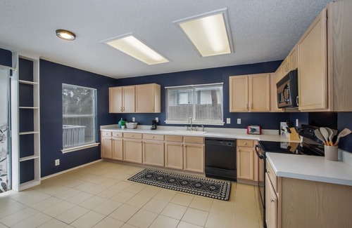 North San Antonio - SAT House | RF | Family Friendly Neighbor! Entire 3BR & 2B